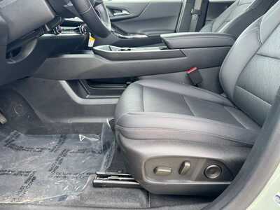 2026 Chevrolet Equinox, $31840.0. Photo 5
