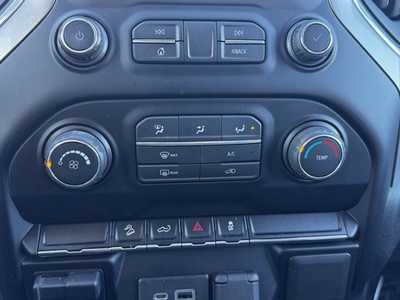 2021 Chevrolet 3500 Crew Cab, $39895. Photo 9