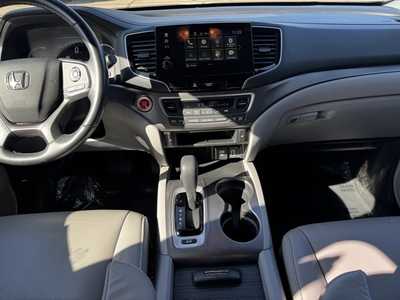 2019 Honda Pilot, $20999. Photo 2