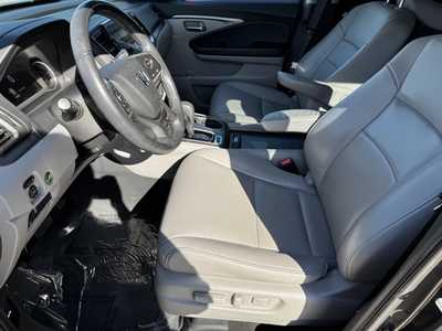 2019 Honda Pilot, $20999. Photo 5