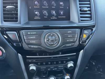 2020 Nissan Pathfinder, $13795. Photo 11
