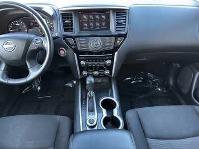 2020 Nissan Pathfinder, $13795. Photo 2