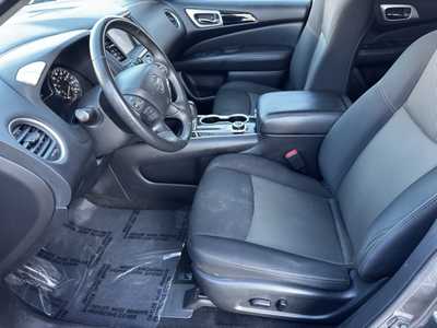 2020 Nissan Pathfinder, $13795. Photo 5