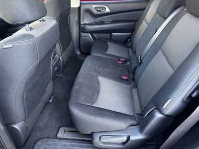 2020 Nissan Pathfinder, $13795. Photo 6