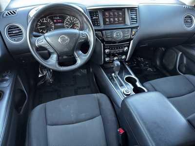 2020 Nissan Pathfinder, $13795. Photo 9