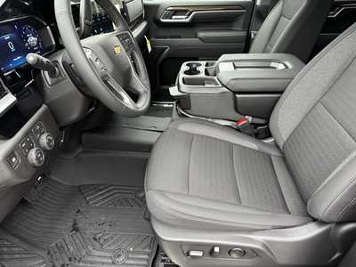 2026 Chevrolet 1500 Crew Cab, $54520.0. Photo 5