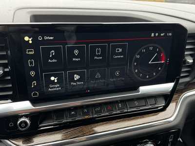 2023 GMC 1500 Crew Cab, $44875. Photo 3