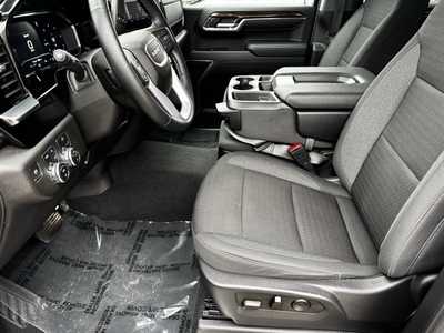 2023 GMC 1500 Crew Cab, $44875. Photo 5