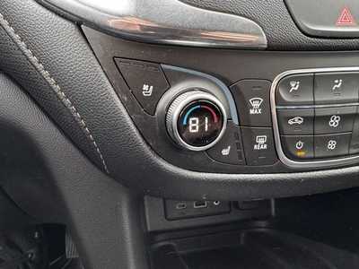 2019 Chevrolet Equinox, $14595. Photo 11