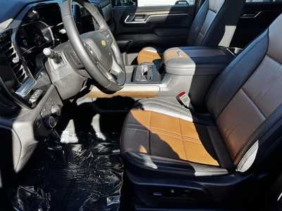 2025 Chevrolet 3500 Crew Cab, $72499. Photo 5