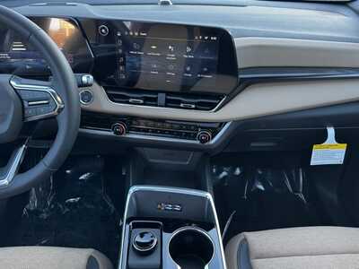 2026 Chevrolet Equinox, $39835.0. Photo 2