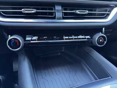 2026 Chevrolet Equinox, $29495.0. Photo 10