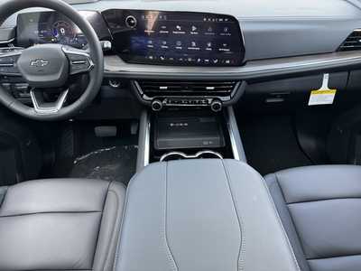 2026 Chevrolet Suburban, $78190.0. Photo 2