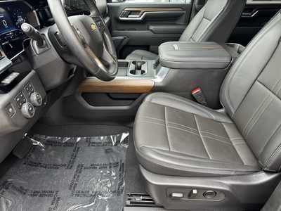 2024 Chevrolet 3500 Crew Cab, $73999. Photo 5