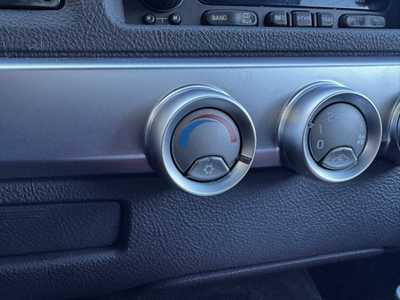 2004 Chevrolet SSR, $19395. Photo 9