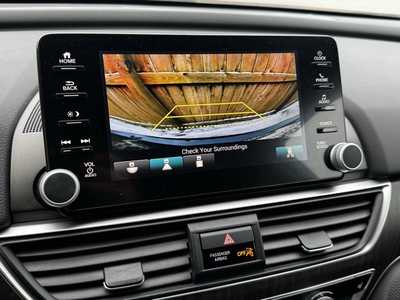 2018 Honda Accord, $16799. Photo 4