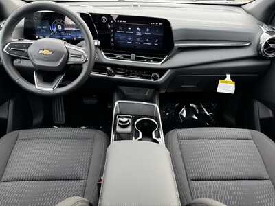 2026 Chevrolet Equinox, $31495.0. Photo 7