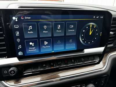 2023 Chevrolet 1500 Crew Cab, $48995. Photo 3