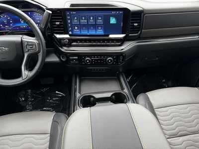 2024 Chevrolet 2500 Crew Cab, $73999. Photo 2