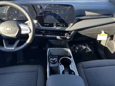 2026 Chevrolet Equinox, $31495. Photo 2