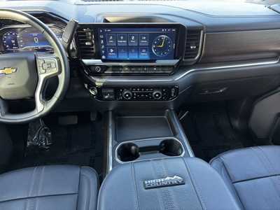 2024 Chevrolet 3500 Crew Cab, $65499. Photo 2