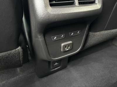 2021 Chevrolet Equinox, $23995. Photo 7