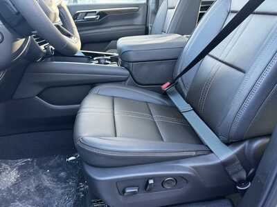 2026 Chevrolet Suburban, $88585.0. Photo 5