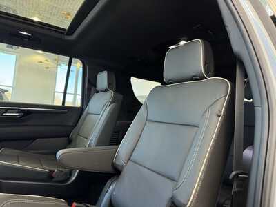 2026 Chevrolet Suburban, $86905.0. Photo 12