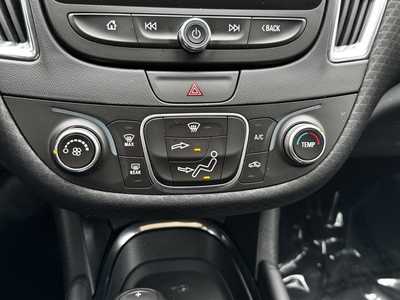 2018 Chevrolet Malibu, $13999. Photo 10