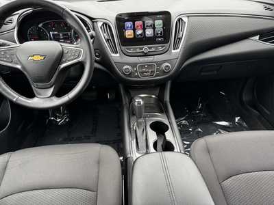 2018 Chevrolet Malibu, $13999. Photo 2