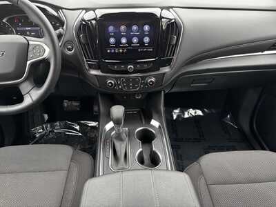 2023 Chevrolet Traverse, $31999. Photo 2