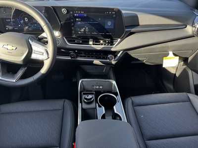 2026 Chevrolet Equinox, $33870.0. Photo 2