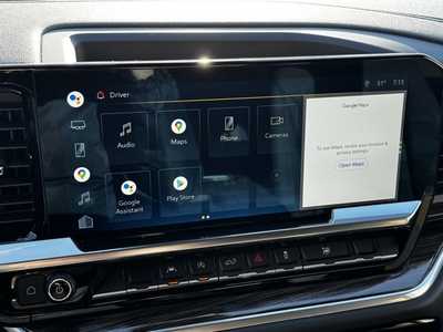 2022 Chevrolet 1500 Crew Cab, $40990. Photo 3