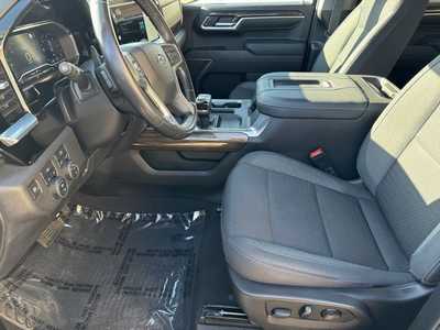 2022 Chevrolet 1500 Crew Cab, $40990. Photo 5