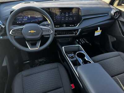 2026 Chevrolet Equinox, $31495.0. Photo 8