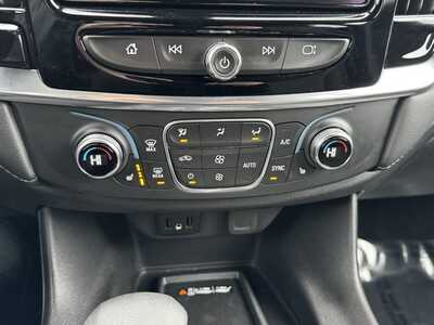 2022 Chevrolet Traverse, $27695. Photo 11