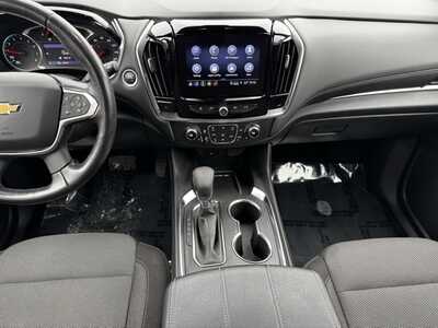 2022 Chevrolet Traverse, $27695. Photo 2