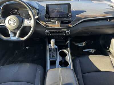2023 Nissan Altima, $18995. Photo 2