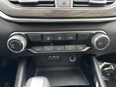 2024 Nissan Altima, $17995. Photo 10