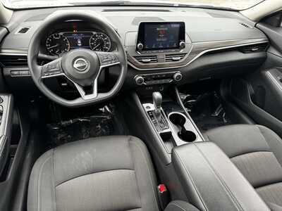 2024 Nissan Altima, $17995. Photo 8