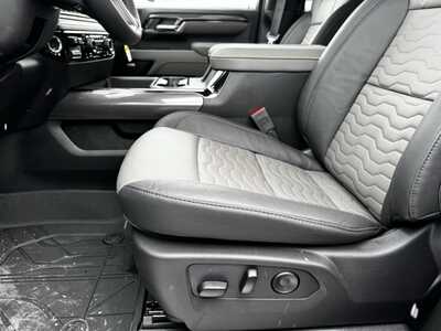 2026 Chevrolet 2500 Crew Cab, $85925.0. Photo 5