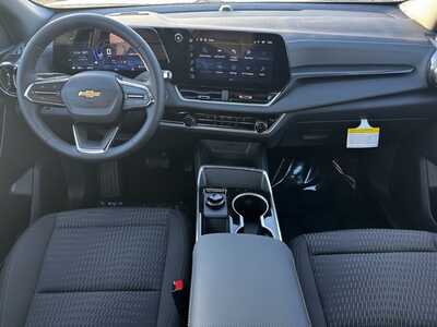 2026 Chevrolet Equinox, $31495.0. Photo 9