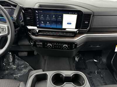 2026 Chevrolet 1500 Crew Cab, $61000.0. Photo 2