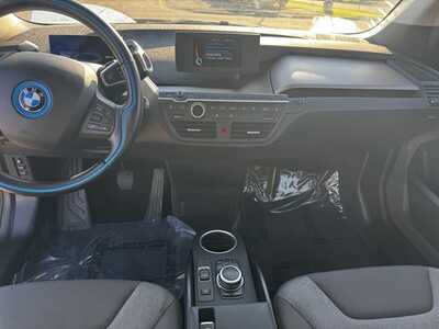 2018 BMW i3, $0. Photo 2