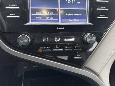 2020 Toyota Camry, $16895. Photo 9