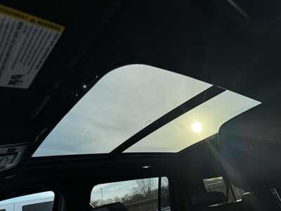 2023 Chevrolet Suburban, $62695. Photo 6