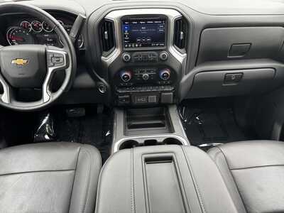 2022 Chevrolet 1500 Crew Cab, $41599. Photo 2