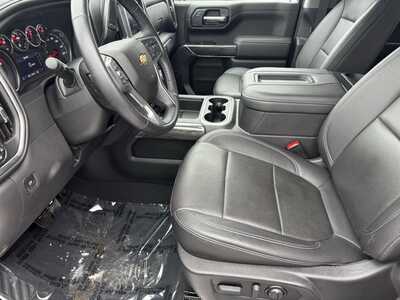 2022 Chevrolet 1500 Crew Cab, $41599. Photo 5
