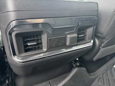 2022 Chevrolet 1500 Crew Cab, $41599. Photo 7