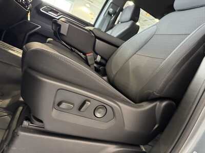 2026 Chevrolet 1500 Crew Cab, $47505.0. Photo 7